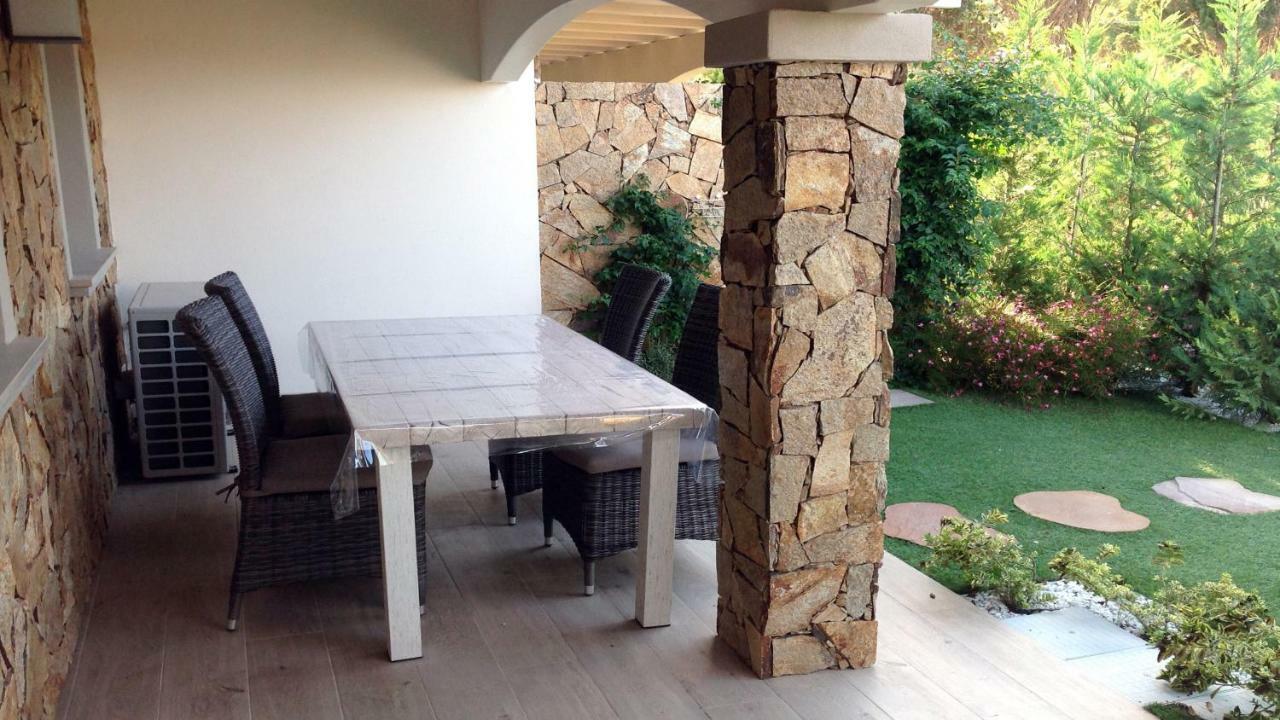 Residence Elegance Ville Ed Appartamenti A Porto Pino Exterior photo